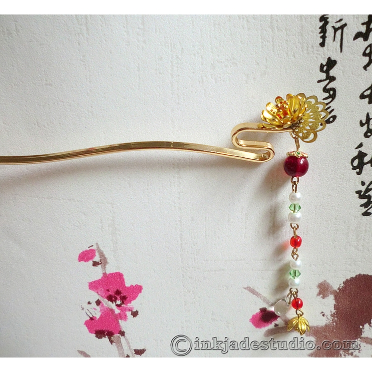 Curved Golden Chrysanthemum Fan Hair Stick
