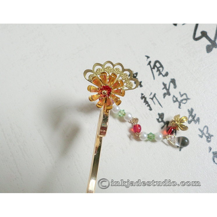 Curved Golden Chrysanthemum Fan Hair Stick