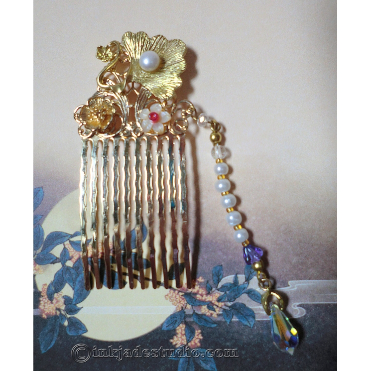 Small Golden Chinese Comb with Gingko Leaf and Freshwater Pearl