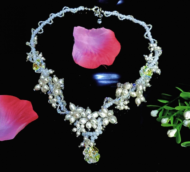 Beadwoven Pearl Blossom Necklace