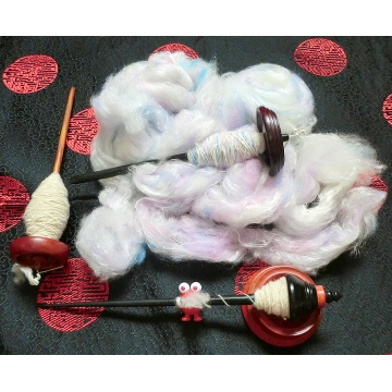 Handspinning the Yarn for Unicorn Magic Scarf 2